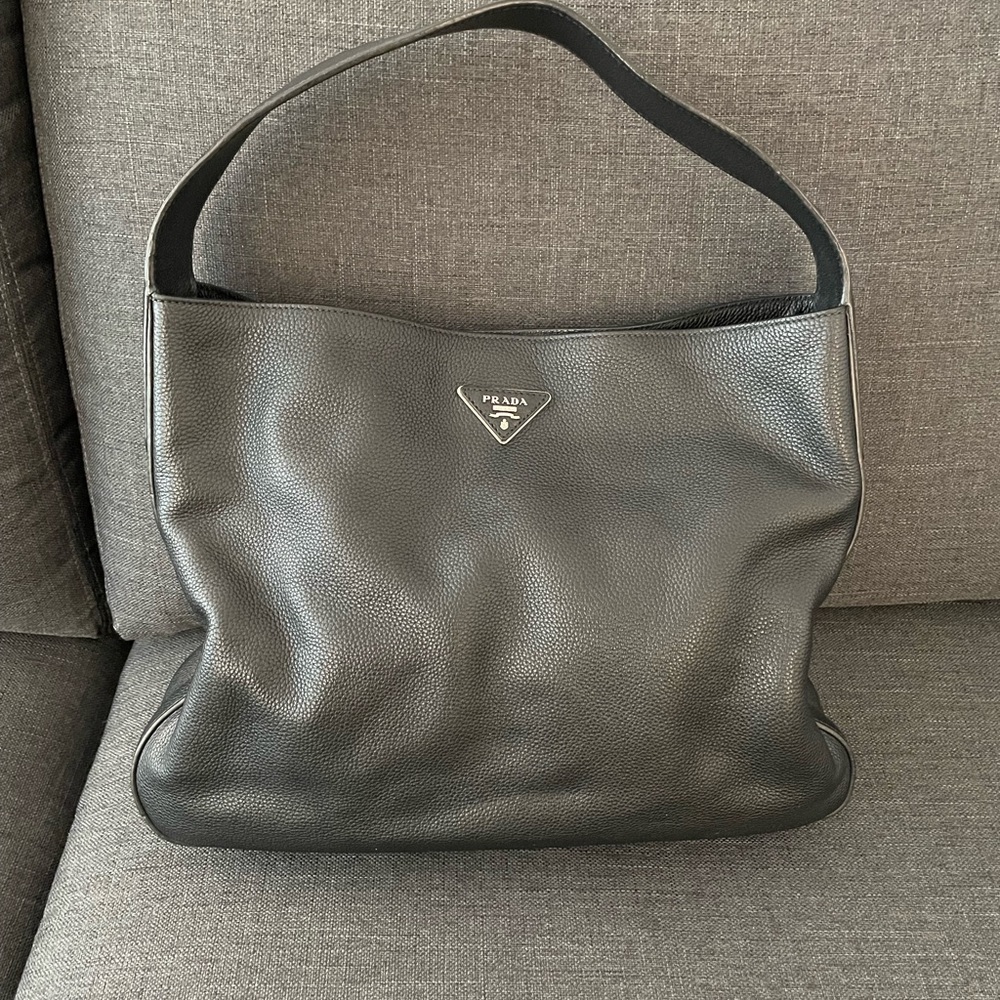 PRADA Vit.Daino Hobo Leather Bag in Black